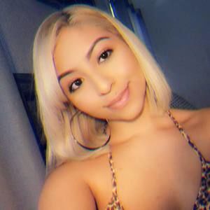 Meet your Posher, Stephanie